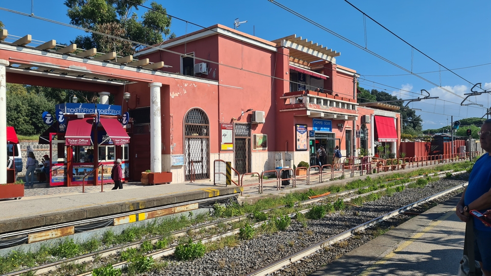 Circumvesuviana train to Pompeii